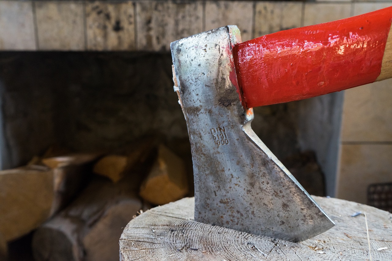 How to Create Handmade DIY Artwork for Your Home